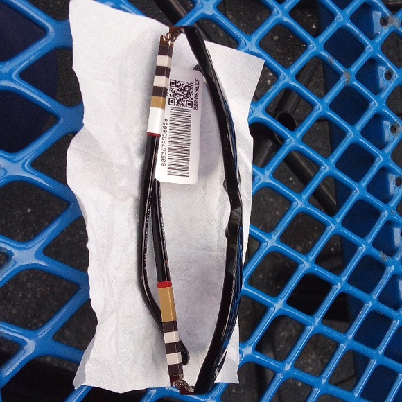 Burberry Heritage, F: black L: grey squared check - Picture 2 of 3